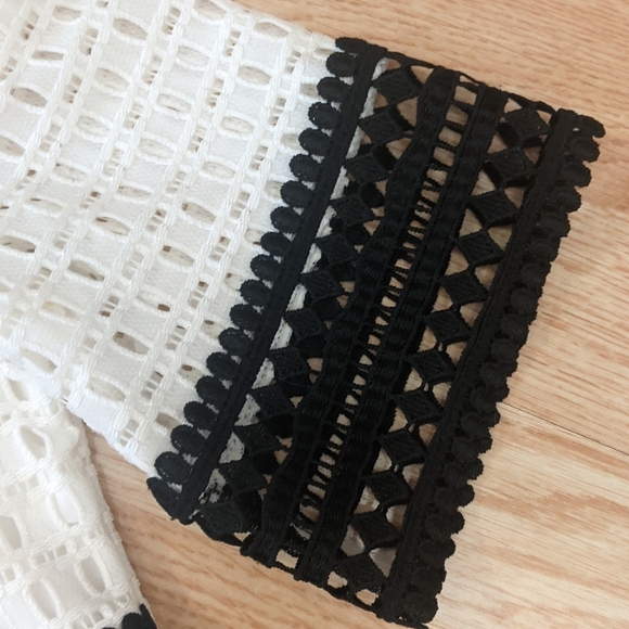 Eyelet Banana Republic top - Picture 3 of 3